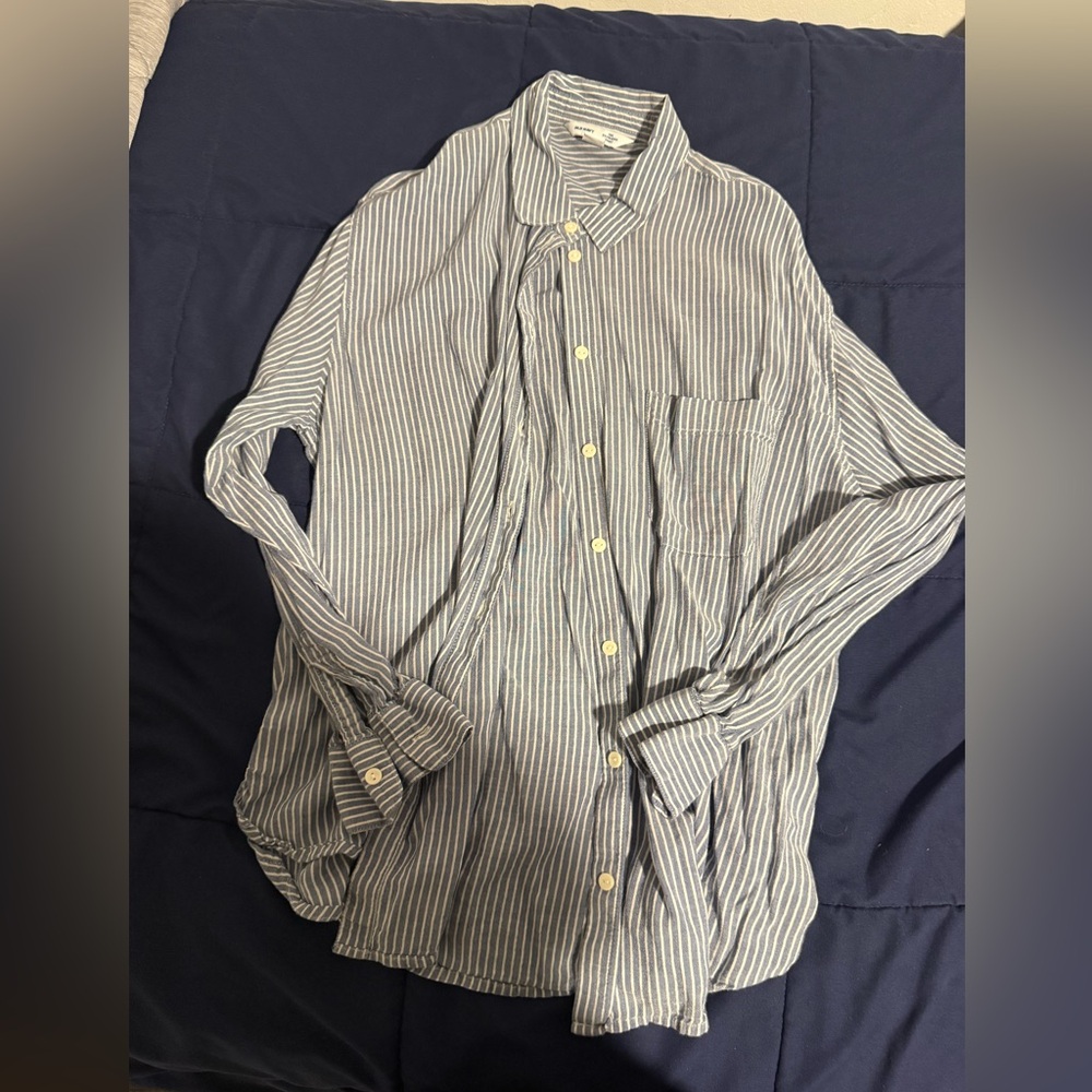 Old Navy Women’s Blue and White Striped Shirt